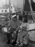 Gret Pallucca und Ernst Thürke am Hafen